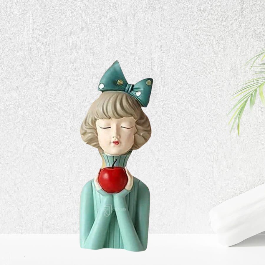 Girl Apple in Hand