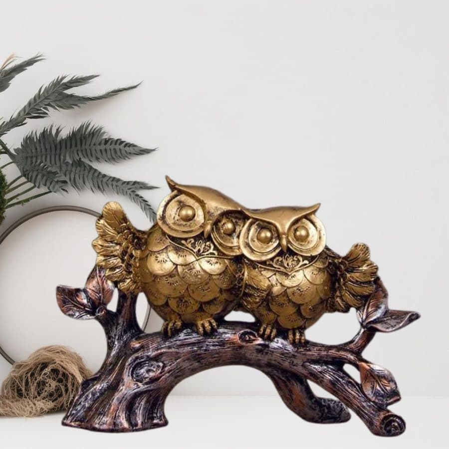 2 Owl On Flat Bark