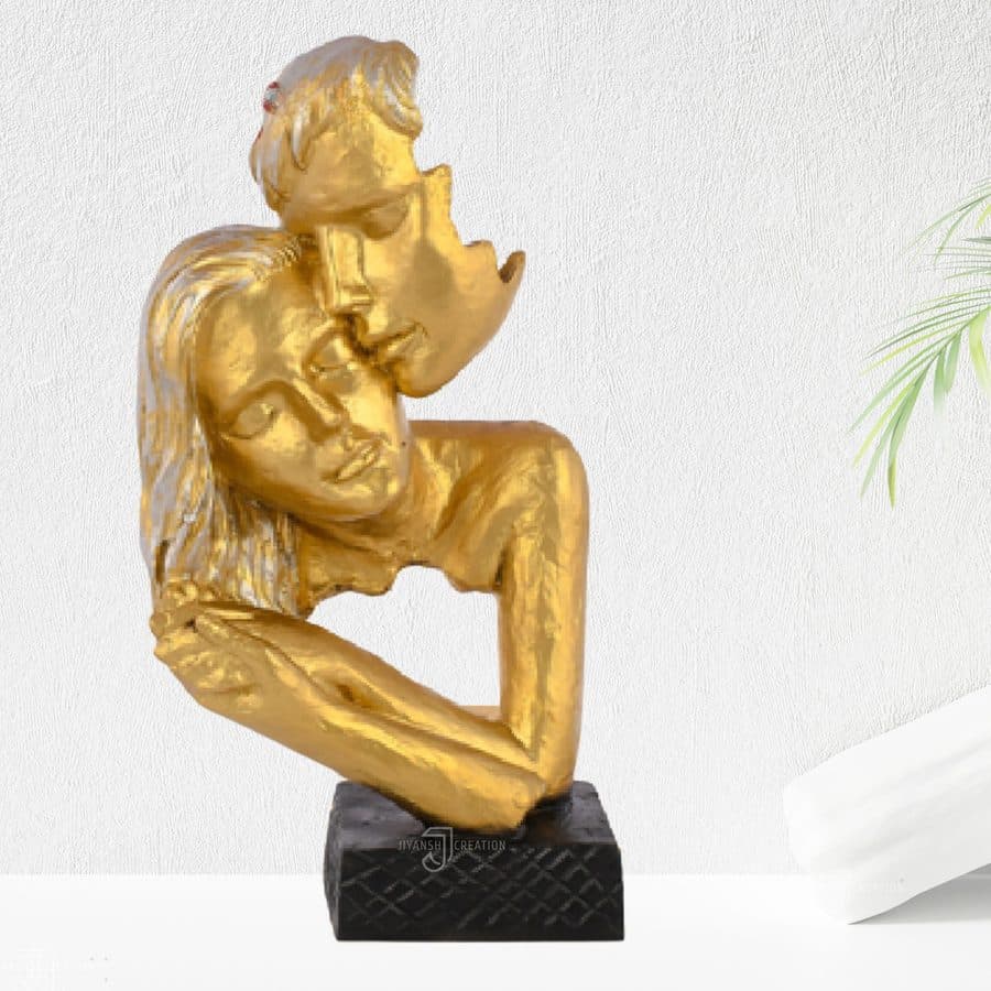 Kissing Couple 1