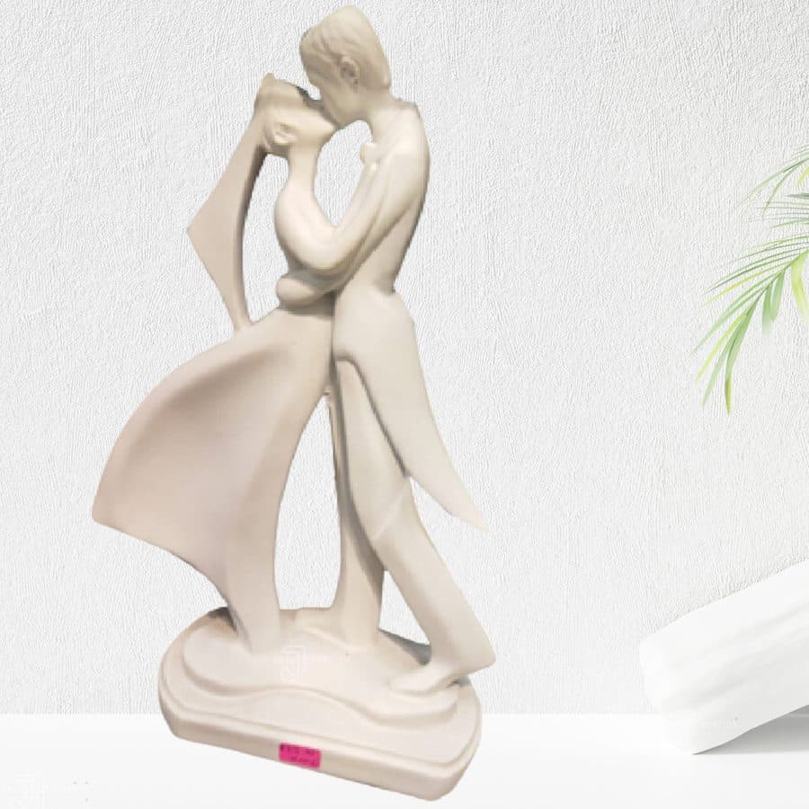Kissing Couple 2