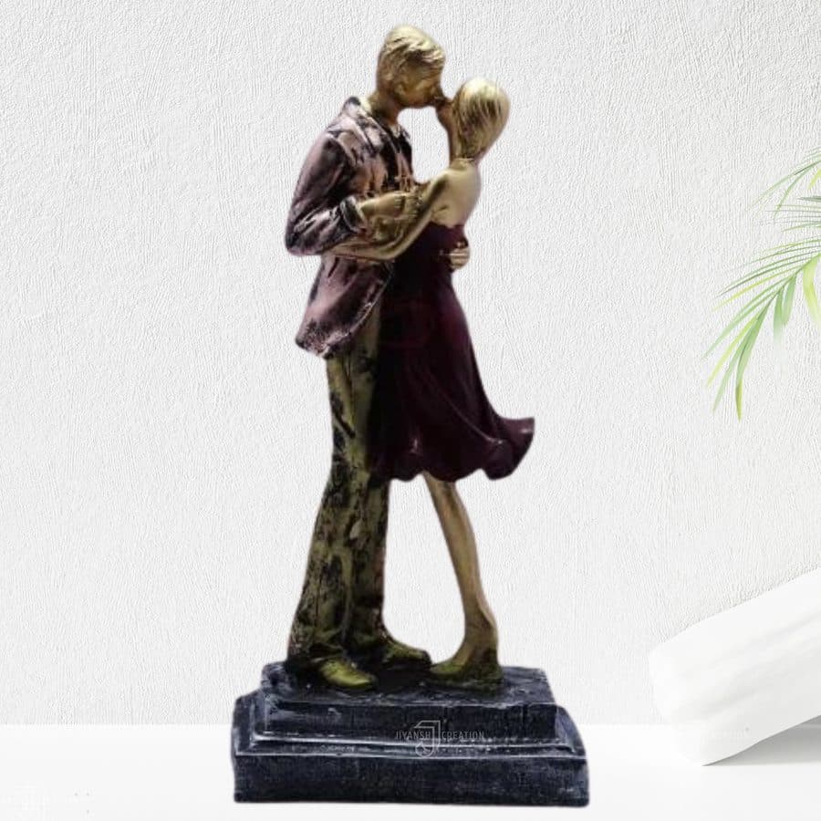 Kissing Couple 2